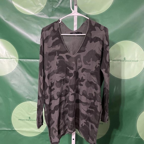 RDI Size Medium Camo V Neck Long Sleeve Women’s Blouse/Sweater Side Slit - EUC - Picture 1 of 9